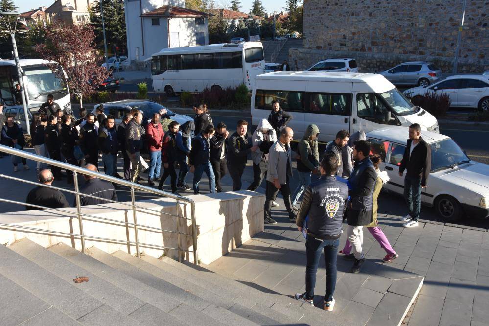 Öğretmenlik okuyordu, çete lideri oldu! Konya dahil 19 ildeki 100 milyonluk vurgunda ilk karar 5